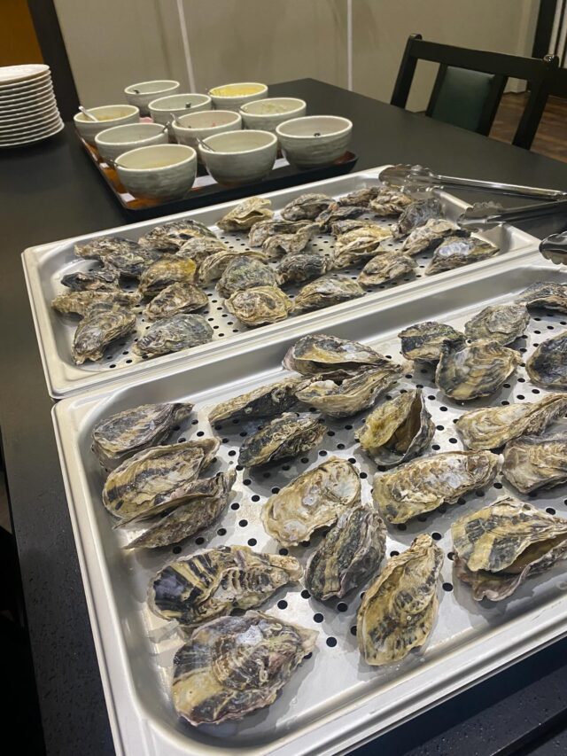 ⁡
鹿島殿オリジナル
牡蠣フェス開催決定🦪✨✨
⁡
⁡
牡蠣フェスに向けて
鹿島殿のスタッフみんなで
ソース選び中…👏🏻
⁡
5/23(土)・5/24(日)
牡蠣を食べ尽くせる
贅沢な2日間🫶🏻

⁡
ぜひ乞うご期待❕❕
⁡
#牡蠣  #フェス #フードフェス  #兵庫グルメ  #鹿嶋神社